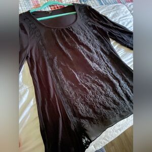 Cupio Pretty Textured Black Top w/ detailing…. Sz M 🖤